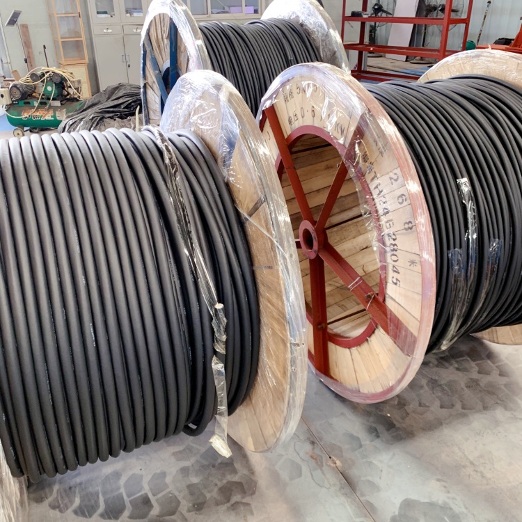 民用建筑vs工业场景:耐火电缆的选型标准为何大不同? 民用建筑vs工业场景:耐火电缆的选型标准为何大不同?