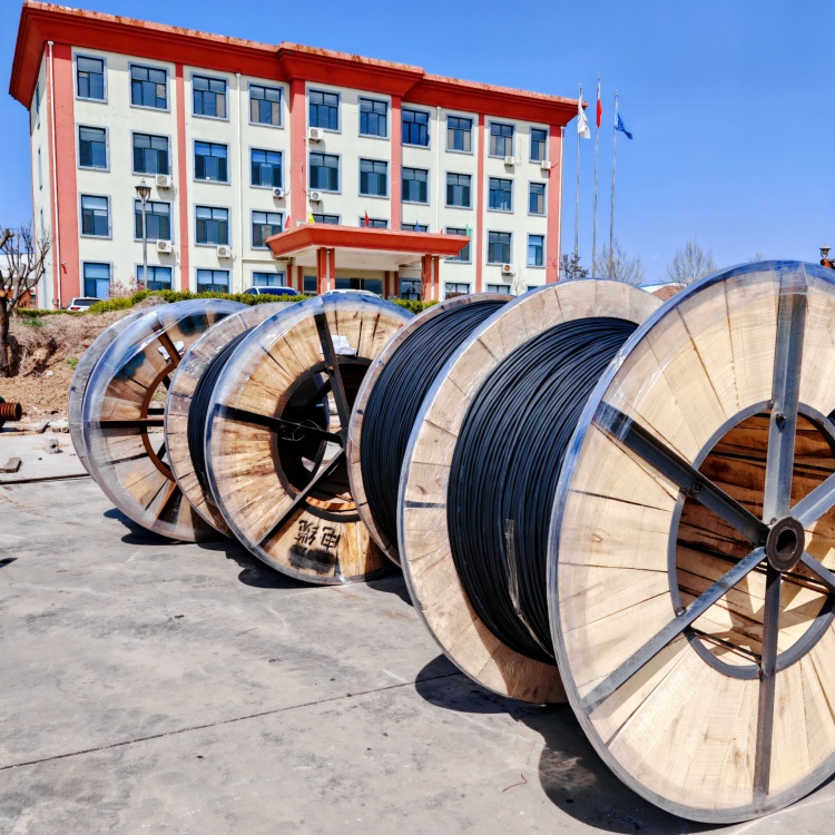 现代工业系统中的控制电缆