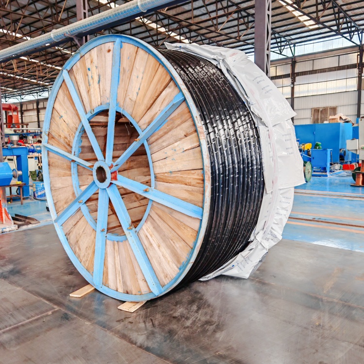 电力电缆通常按照哪些因素区分种类